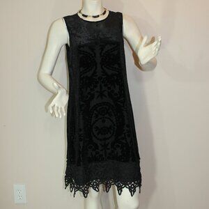 Neiman Marcus  black   velour lace sleeve less formal lined  dress  size Large